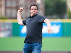 The one and only Eddie Olczyk throwing out a 1st pitch before a Joliet Slammers game